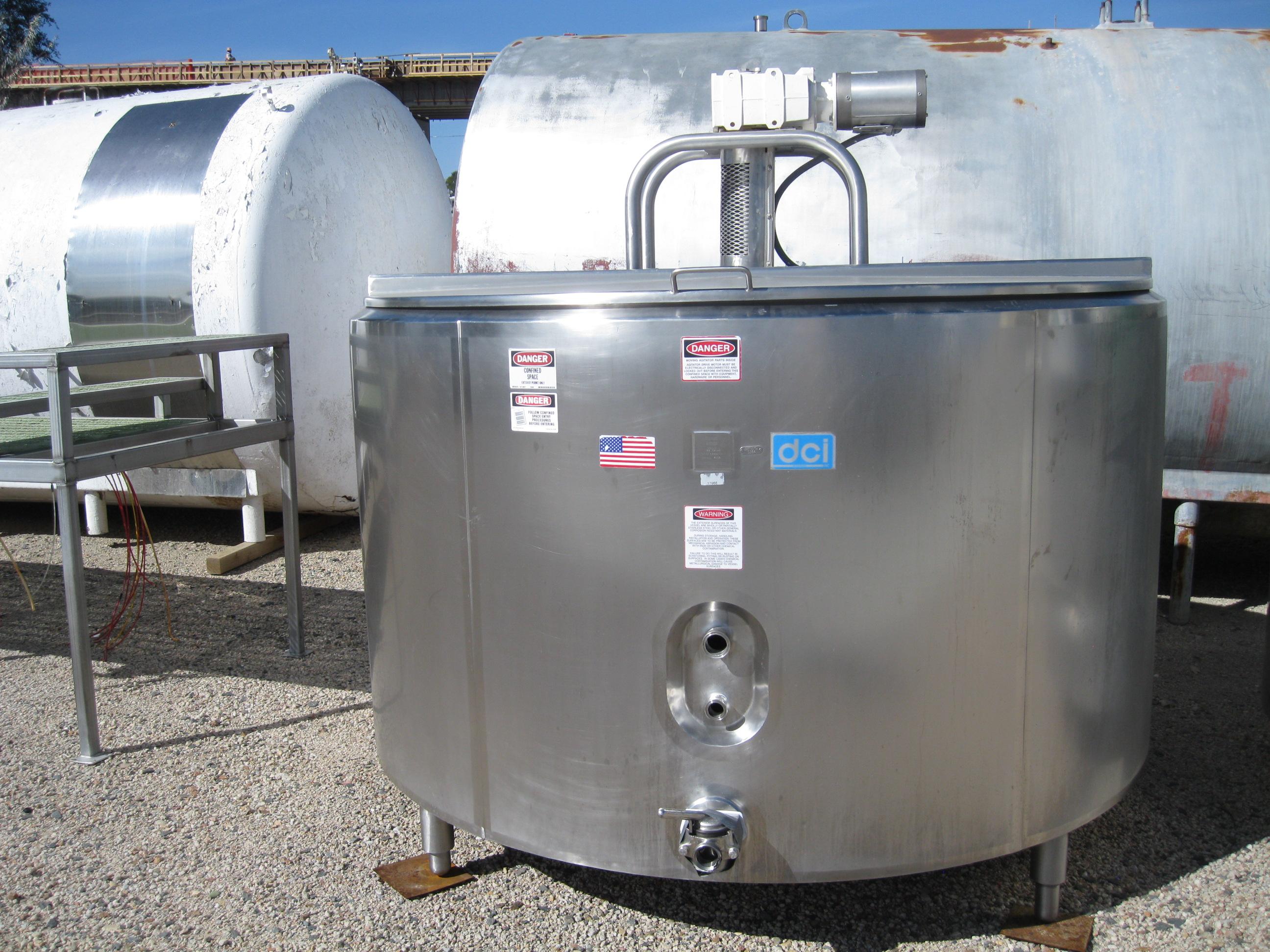 Usado 1000 GALLON PROCESSOR MIX TANK