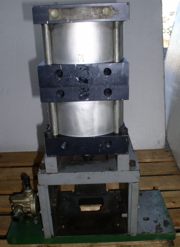 Used Duramaster Model DS2P8002/02ME3C1 Pneumatic Press