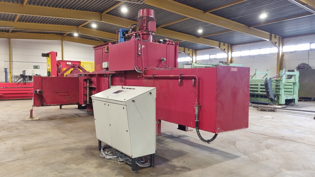 Used Paal Likon 275 D, Presskraft 80 t, Baujahr 2002 mit Trichter und Drahtzugstation