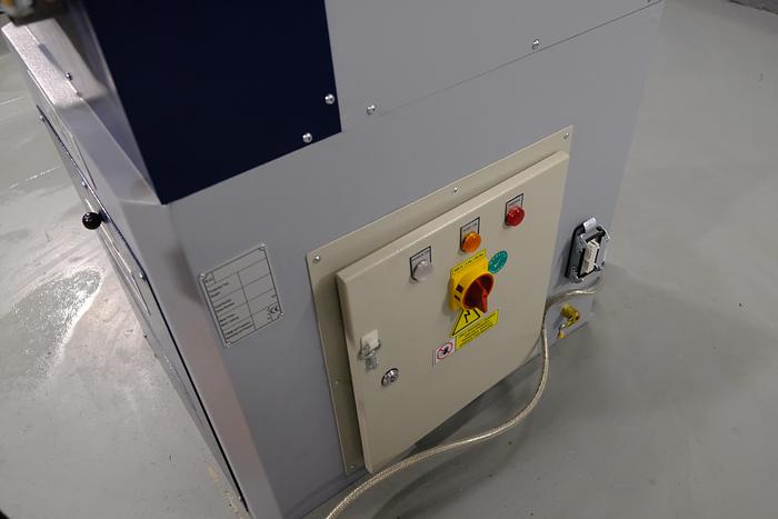 UZMA HPK 50 section roller hydraulic operation