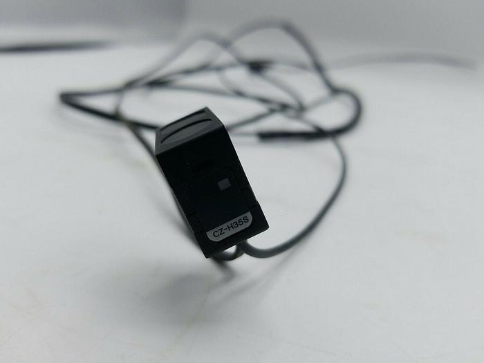 Used Keyence CZ-H35S RGB Fiber Optic Sensor