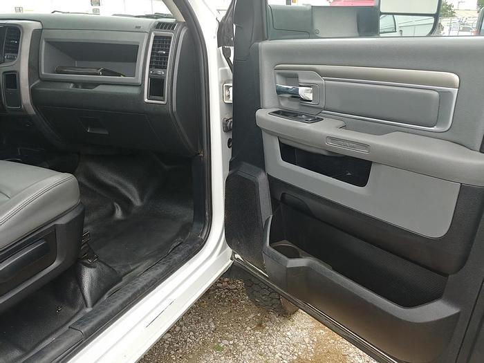 Used Versalift SST-40-EIH Telescopic Articulating Boom on 2014 Ram W5500 4x4 Reg Cab Utility Truck - 86383