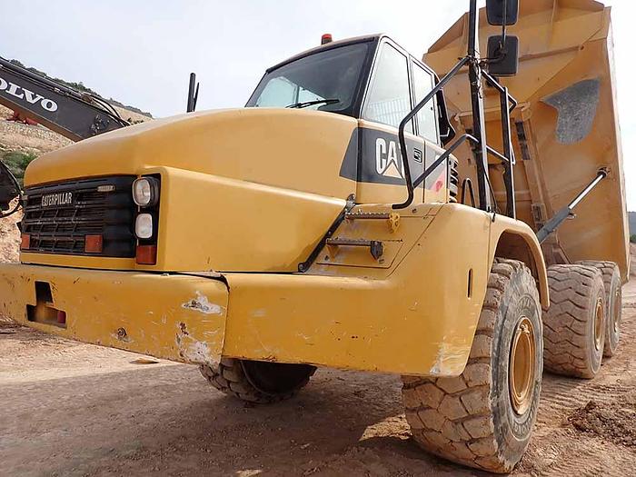 Used CATERPILLAR 740