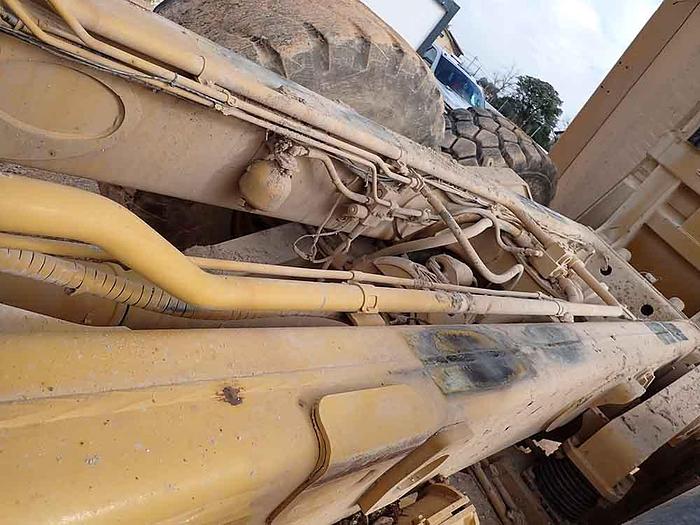 Used 2006 CATERPILLAR 740