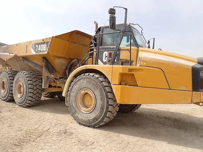 Used 2011 CATERPILLAR 740B