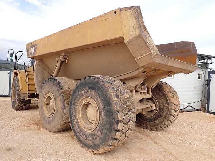 Used 2006 CATERPILLAR 740