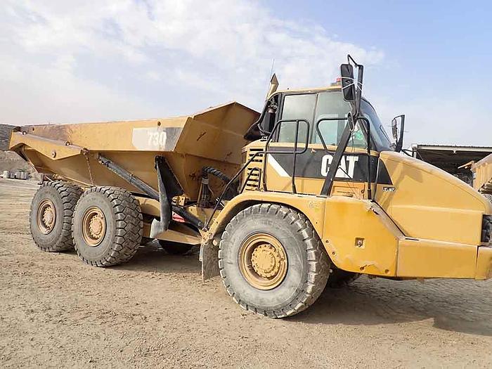 Used 2011 CATERPILLAR 730