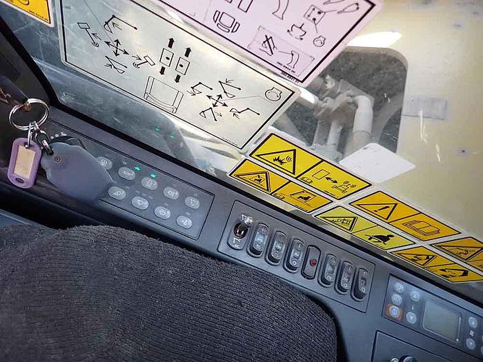 Used 2017 CATERPILLAR 374FL