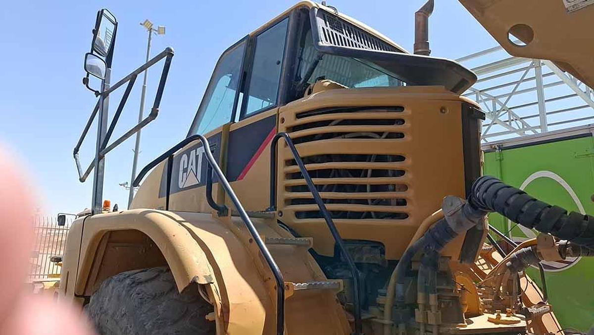 Used 2007 CATERPILLAR 740