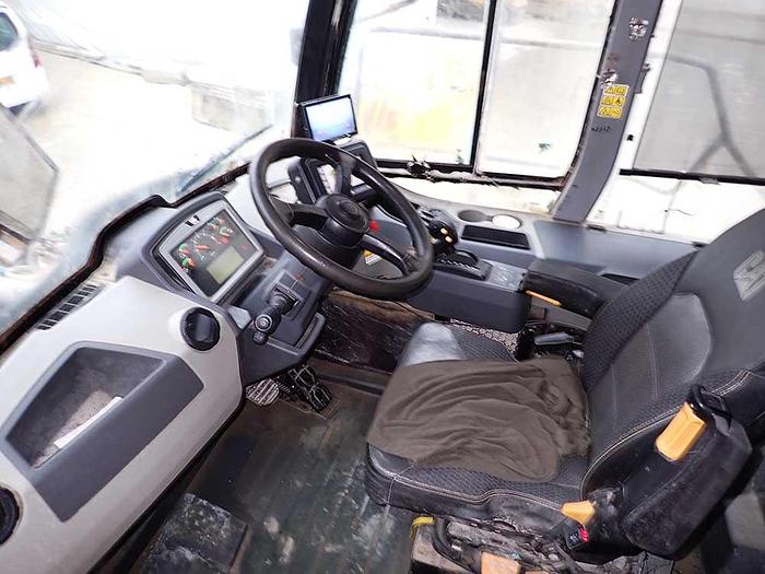 Used 2019 CATERPILLAR 745