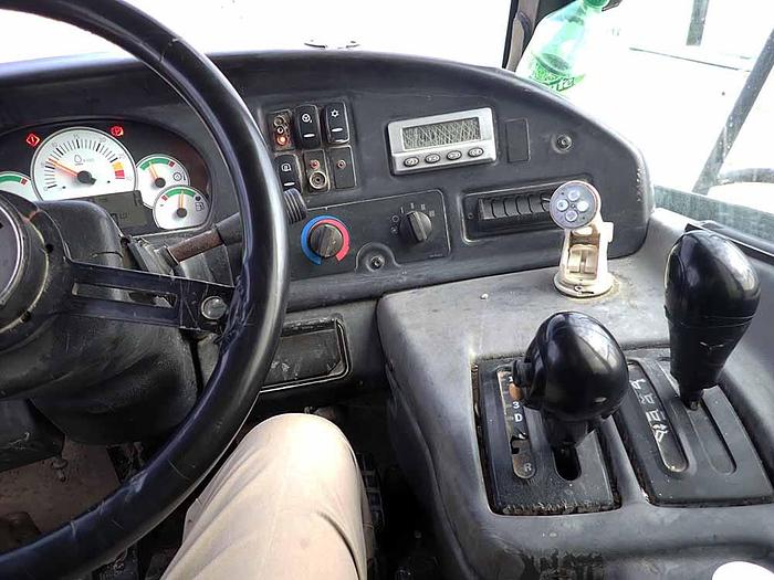 Used 2011 CATERPILLAR 730