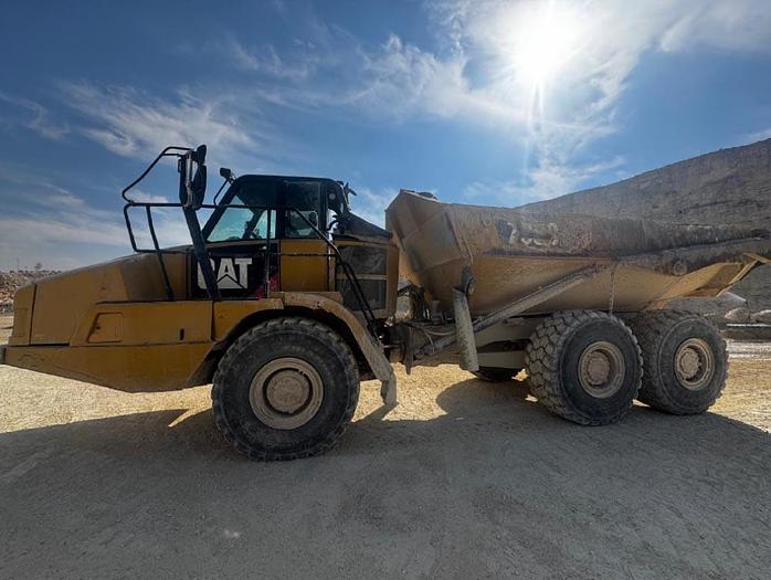 Used 2016 CATERPILLAR 730C2