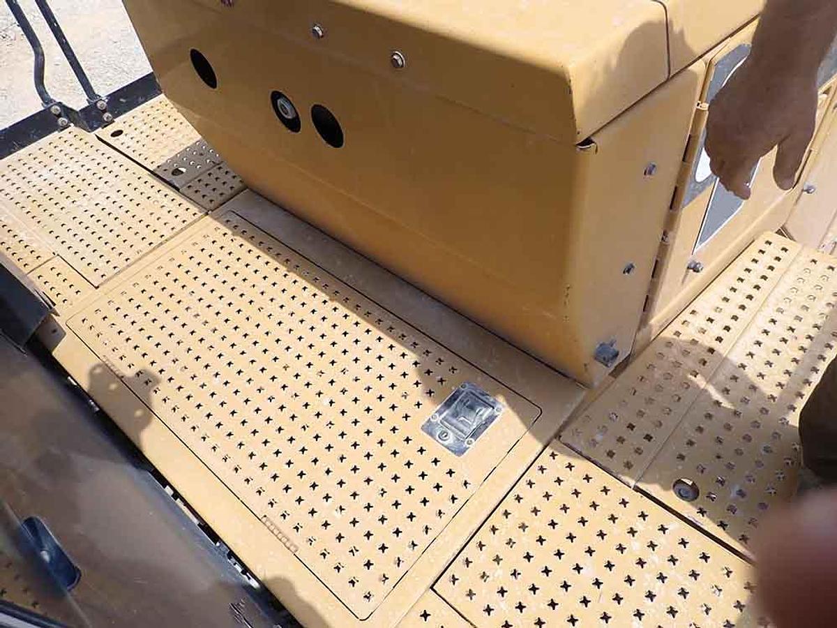 Used 2017 CATERPILLAR 988K