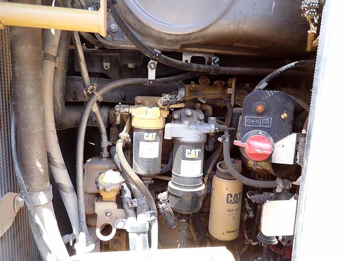 Used 2024 CATERPILLAR 963 WH