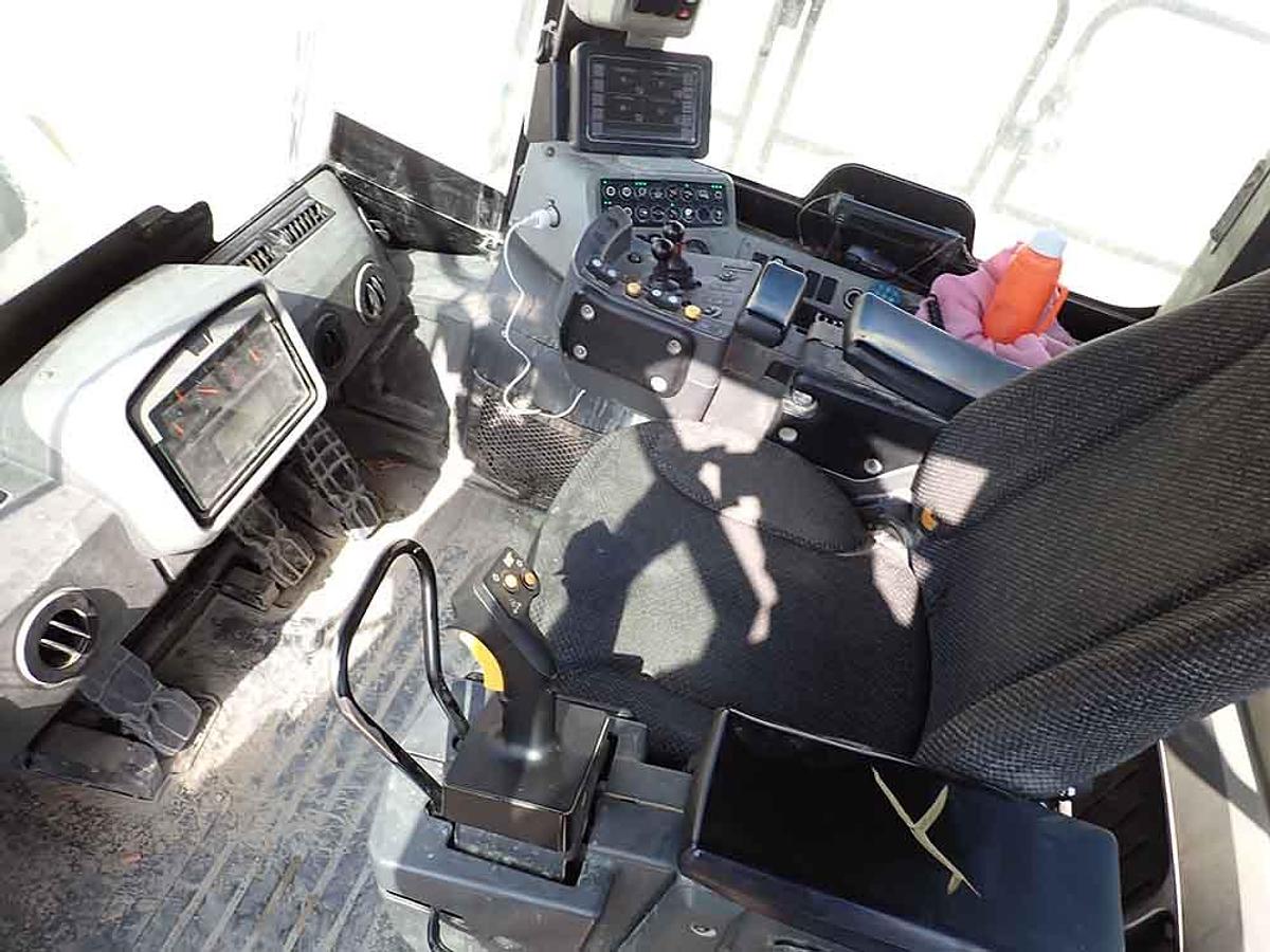 Used 2017 CATERPILLAR 988K