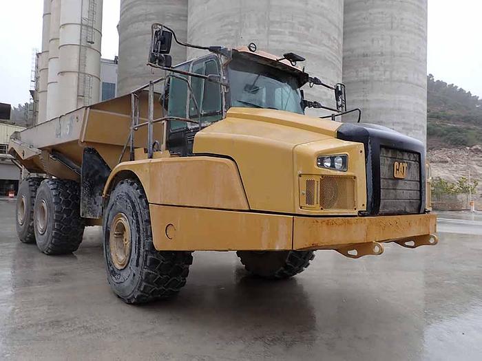 Used 2019 CATERPILLAR 745