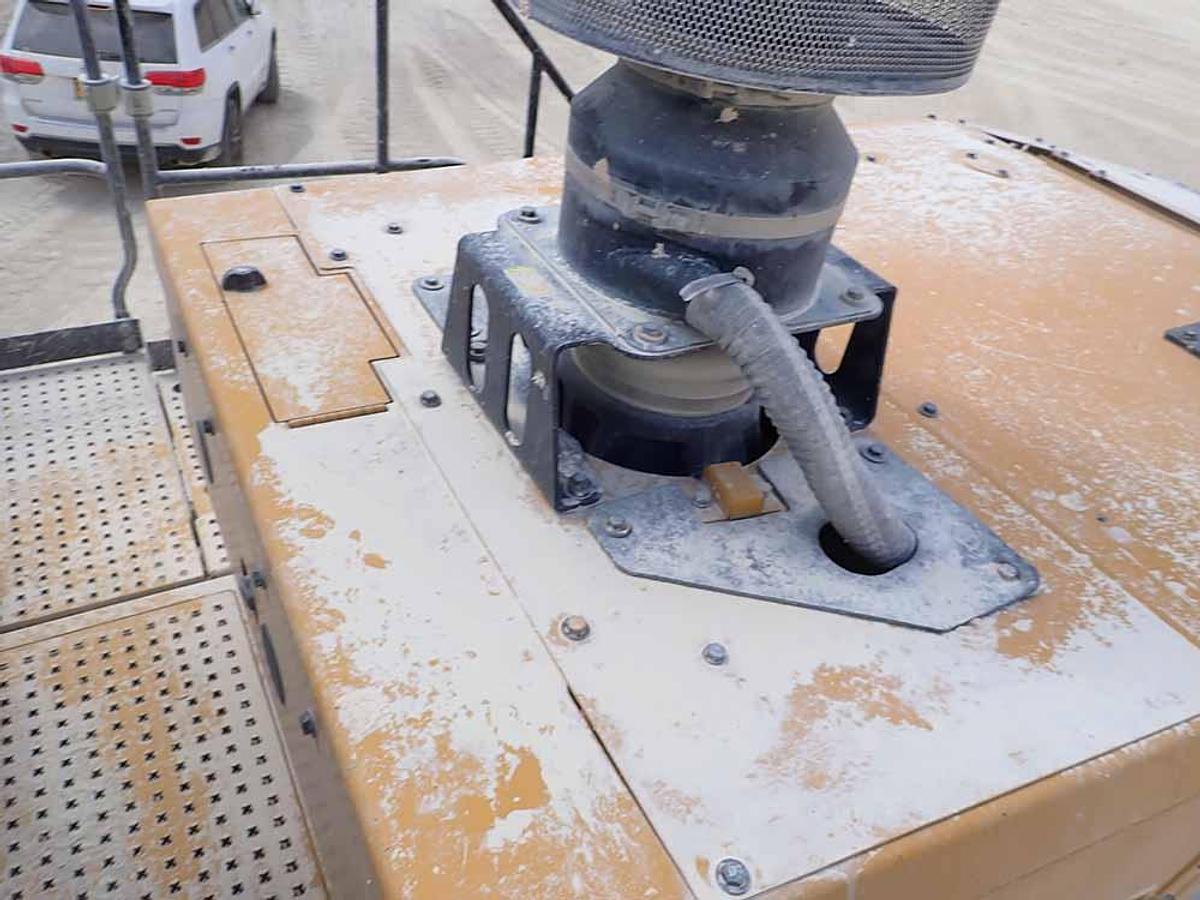 Used 05/2020 CATERPILLAR 988K