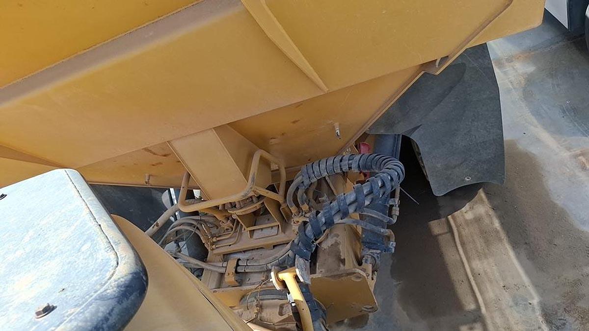 Used 2007 CATERPILLAR 740