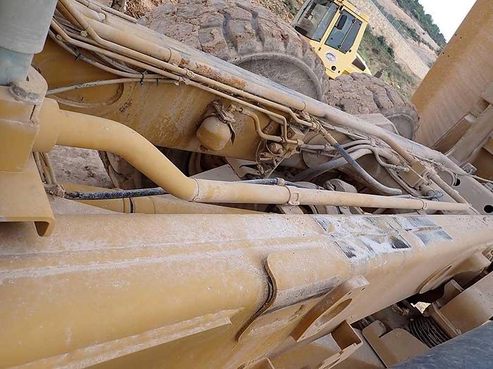 Used CATERPILLAR 740