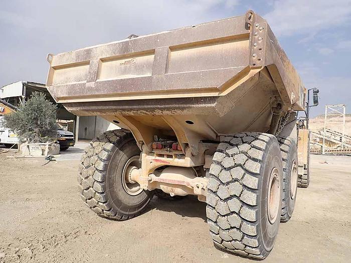 Used 2011 CATERPILLAR 740B