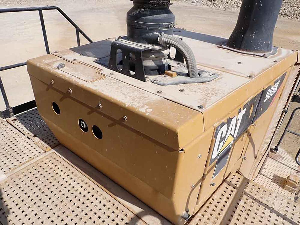 Used 2017 CATERPILLAR 988K