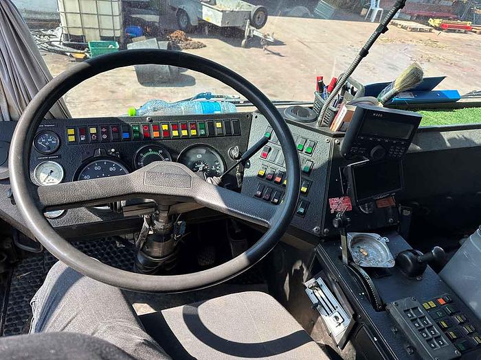 Used 1996 LIEBHERR LTM1225