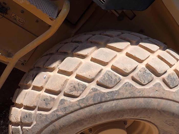 Used 2018 CATERPILLAR CS64B