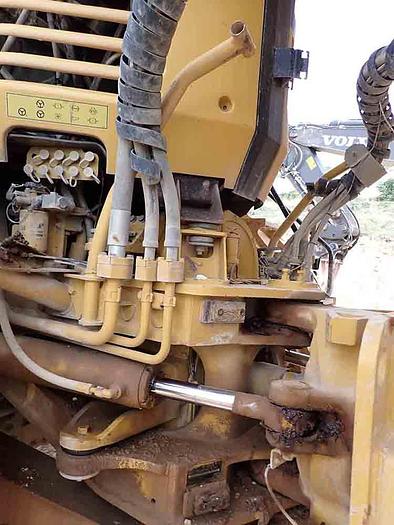 Used CATERPILLAR 740