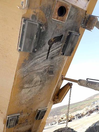 Used 2011 CATERPILLAR 730