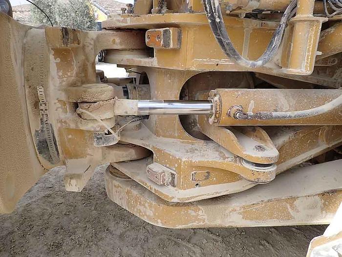 Used 2011 CATERPILLAR 740B