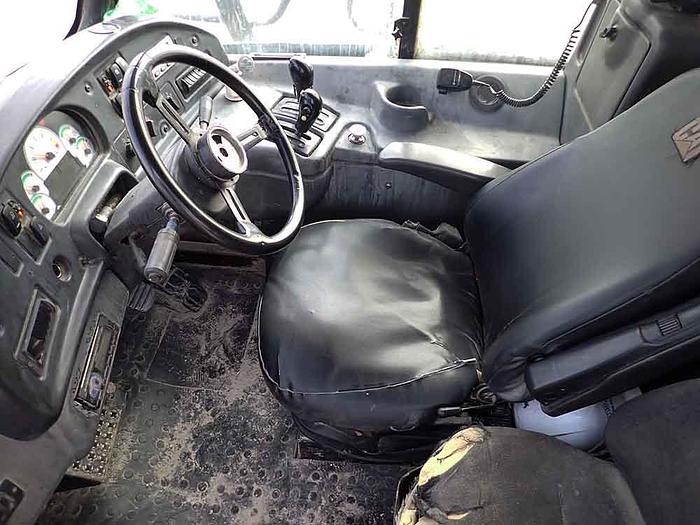 Used 2011 CATERPILLAR 730