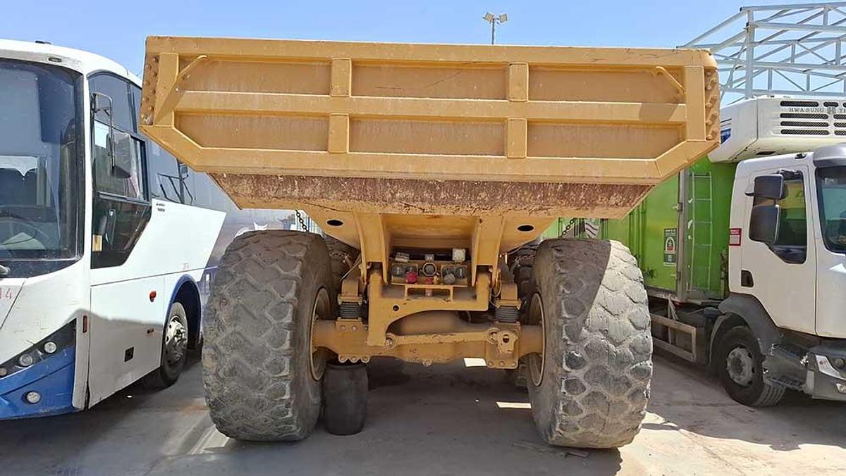 Used 2007 CATERPILLAR 740