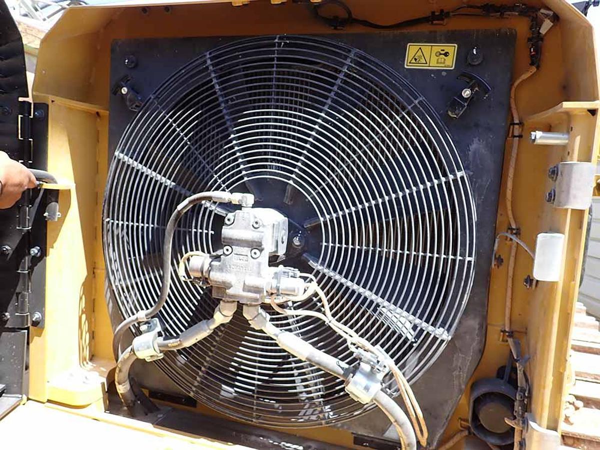 Used 2024 CATERPILLAR 963 WH