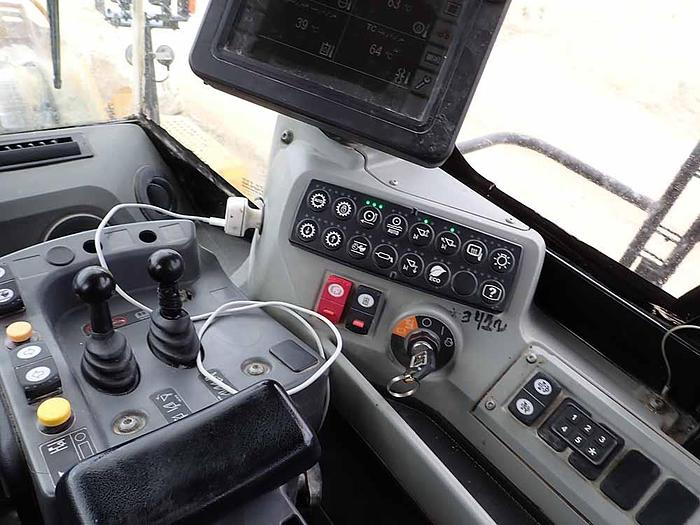 Used 2021 CATERPILLAR 988K