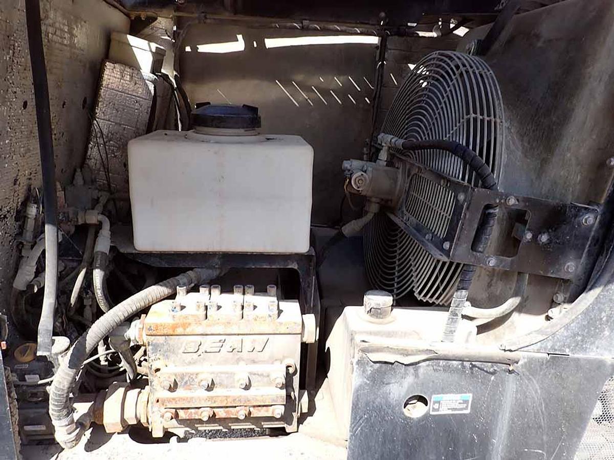 Used 2016 DITCH WITCH JT30AT