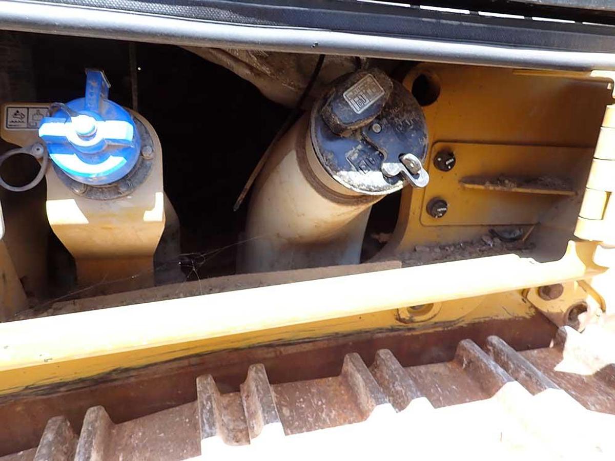 Used 2024 CATERPILLAR 963 WH