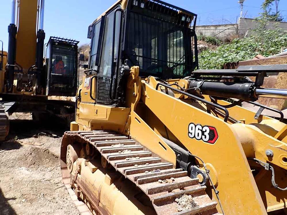 Used 2024 CATERPILLAR 963 WH
