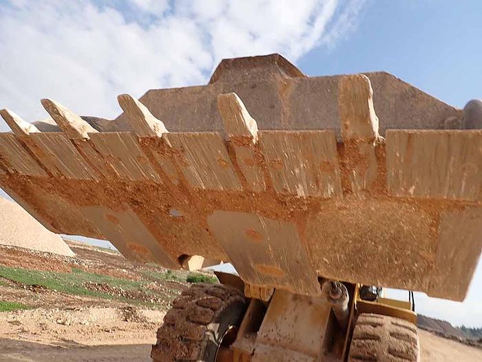 Used 2015 CATERPILLAR 966M