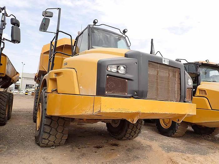 Used 2014 CATERPILLAR 740B