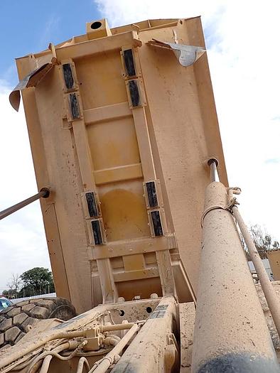 Used 2006 CATERPILLAR 740