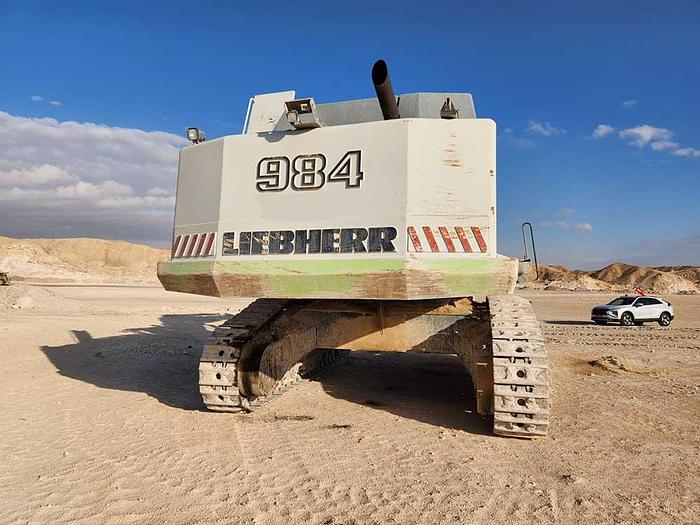 Used 2011 LIEBHERR R984C 