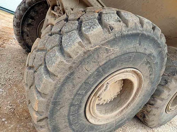 Used 2006 CATERPILLAR 740