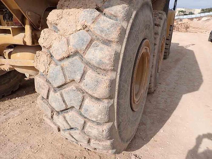 Used CATERPILLAR 740