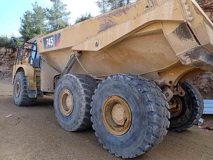 Used 2019 CATERPILLAR 745