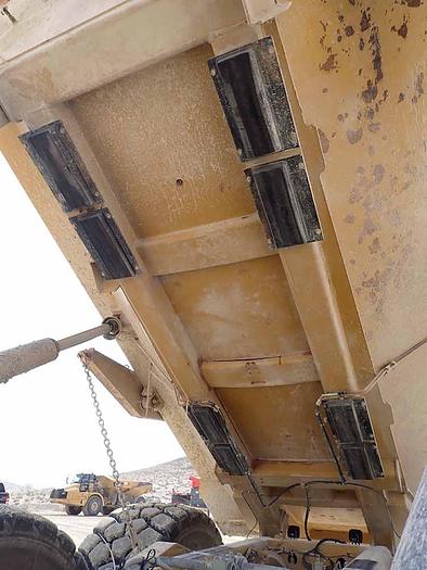 Used 2011 CATERPILLAR 740B