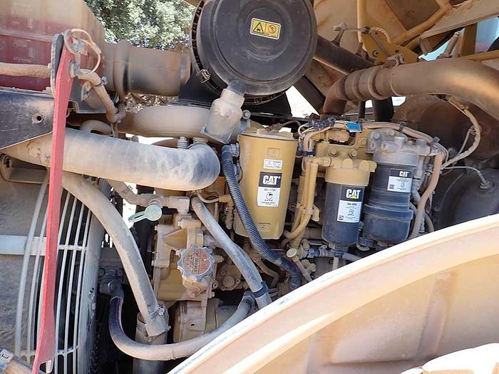 Used 2018 CATERPILLAR CS64B