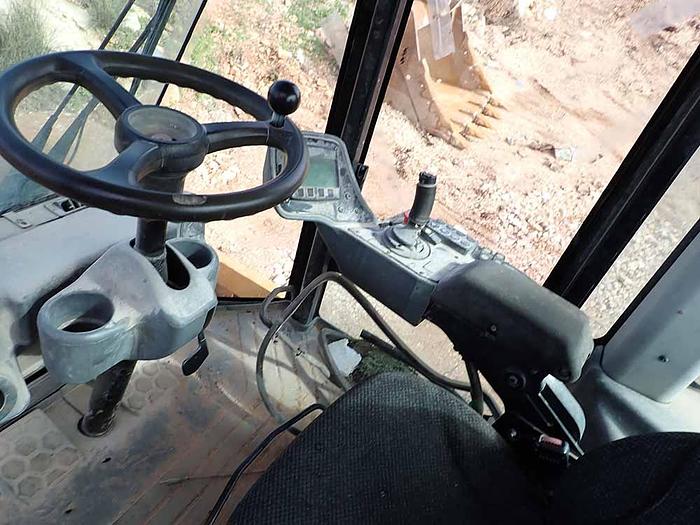 Used 2015 CATERPILLAR CS64B - "EPA"