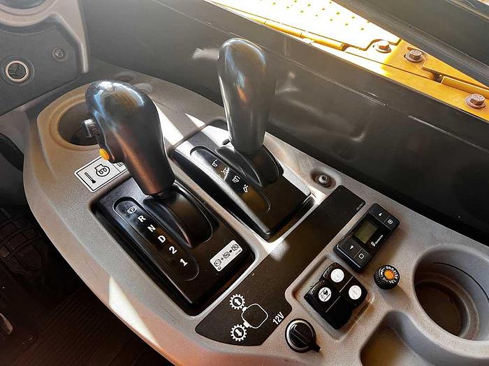 Used 2016 CATERPILLAR 775G