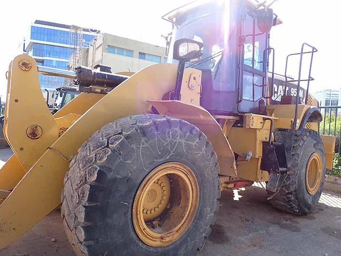 Used 2015 CATERPILLAR 950M