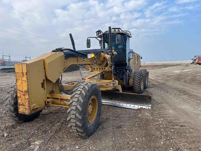 Used 2012 CATERPILLAR 140M2